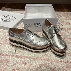 Steve Madden Greco silver shoes size 7.5